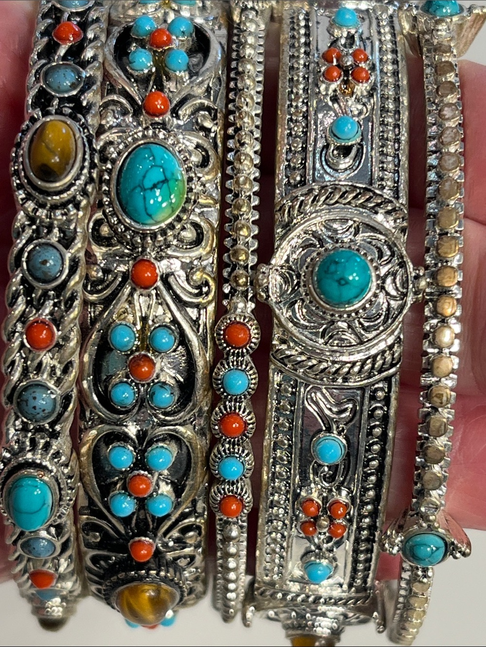5 SilverTone Turquoise, Coral, Cat’s Eye Accent Bangle Bracelet Set. Faux stones - Picture 7 of 16